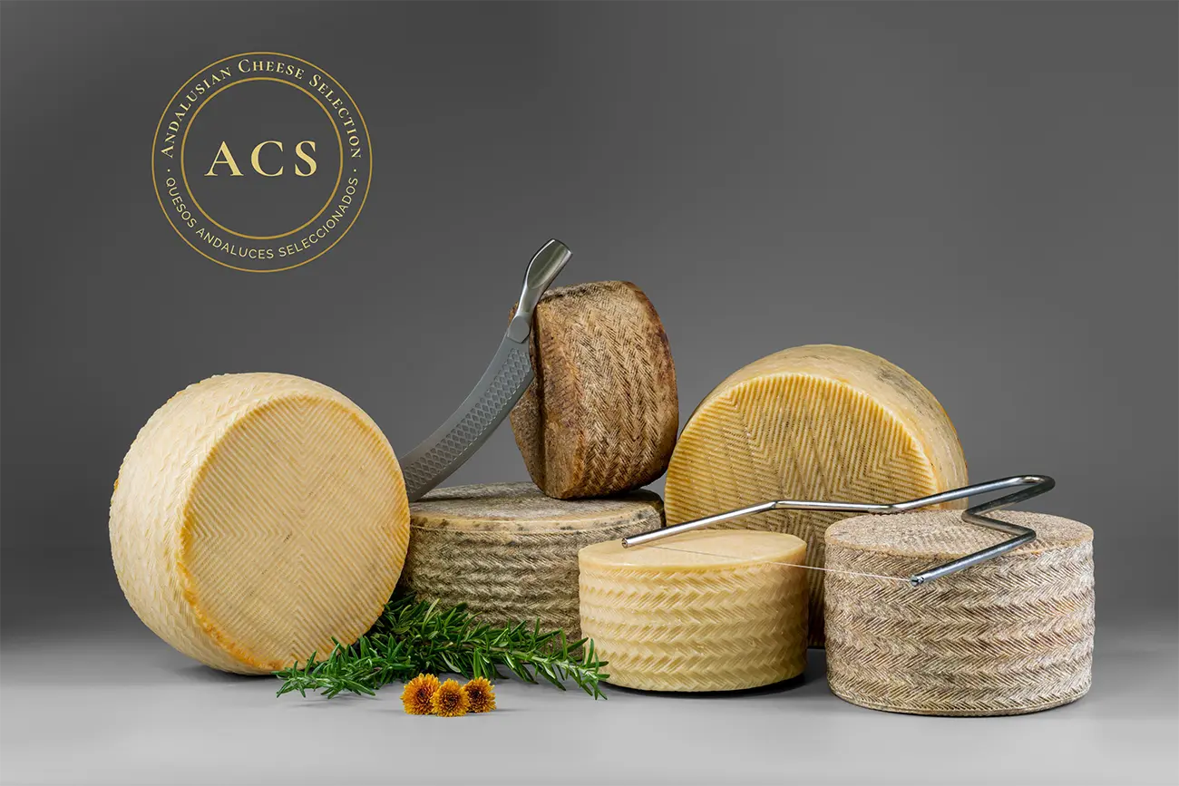 catalogo acs Selección de quesos andaluces artesanos con cuchillo y lira de corte
